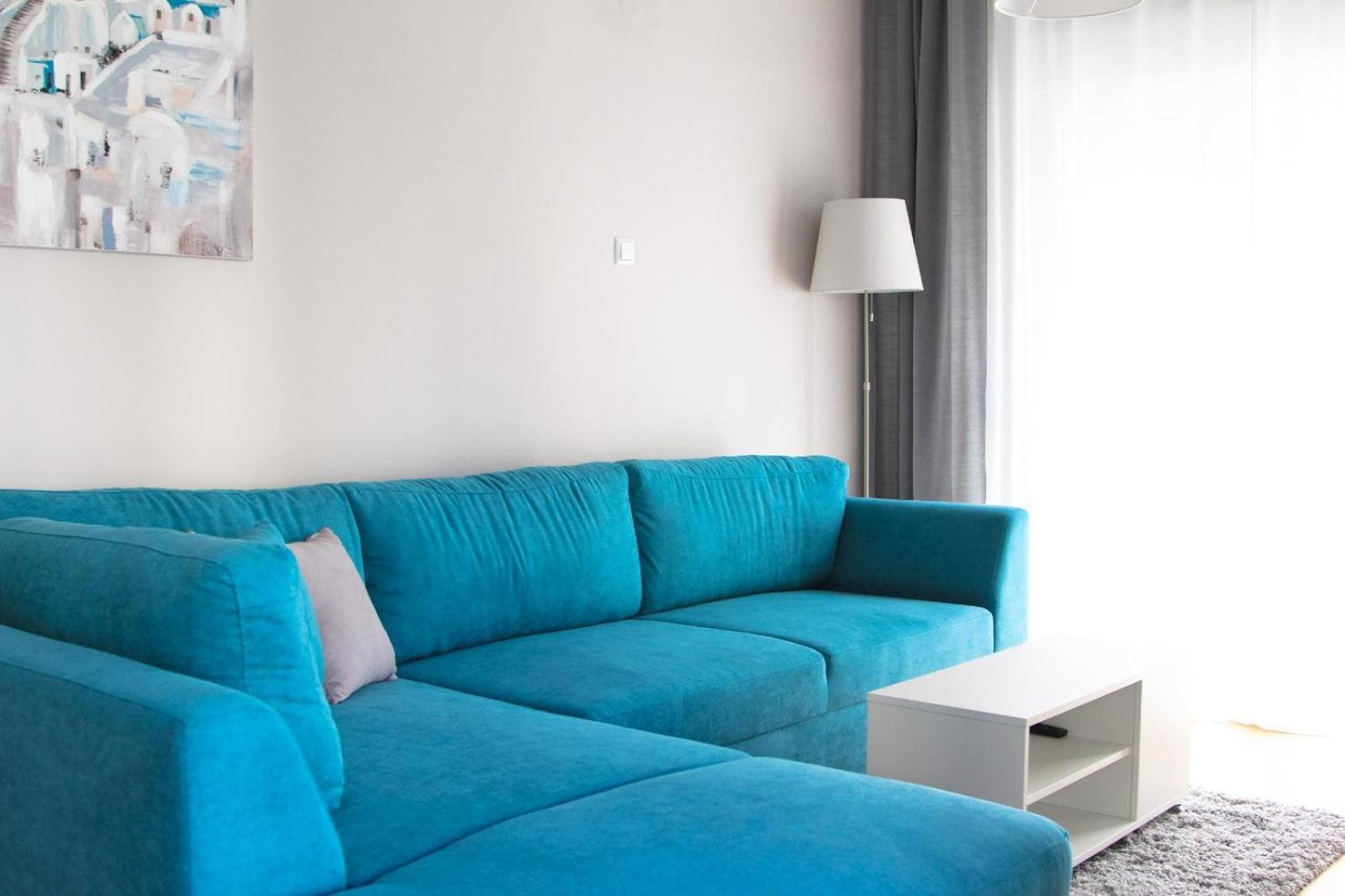 Happy Apartment, Apartment
